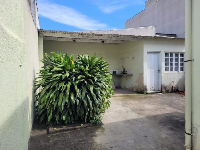 Área de lazer com churrasqueira gourmet e forno de pizza